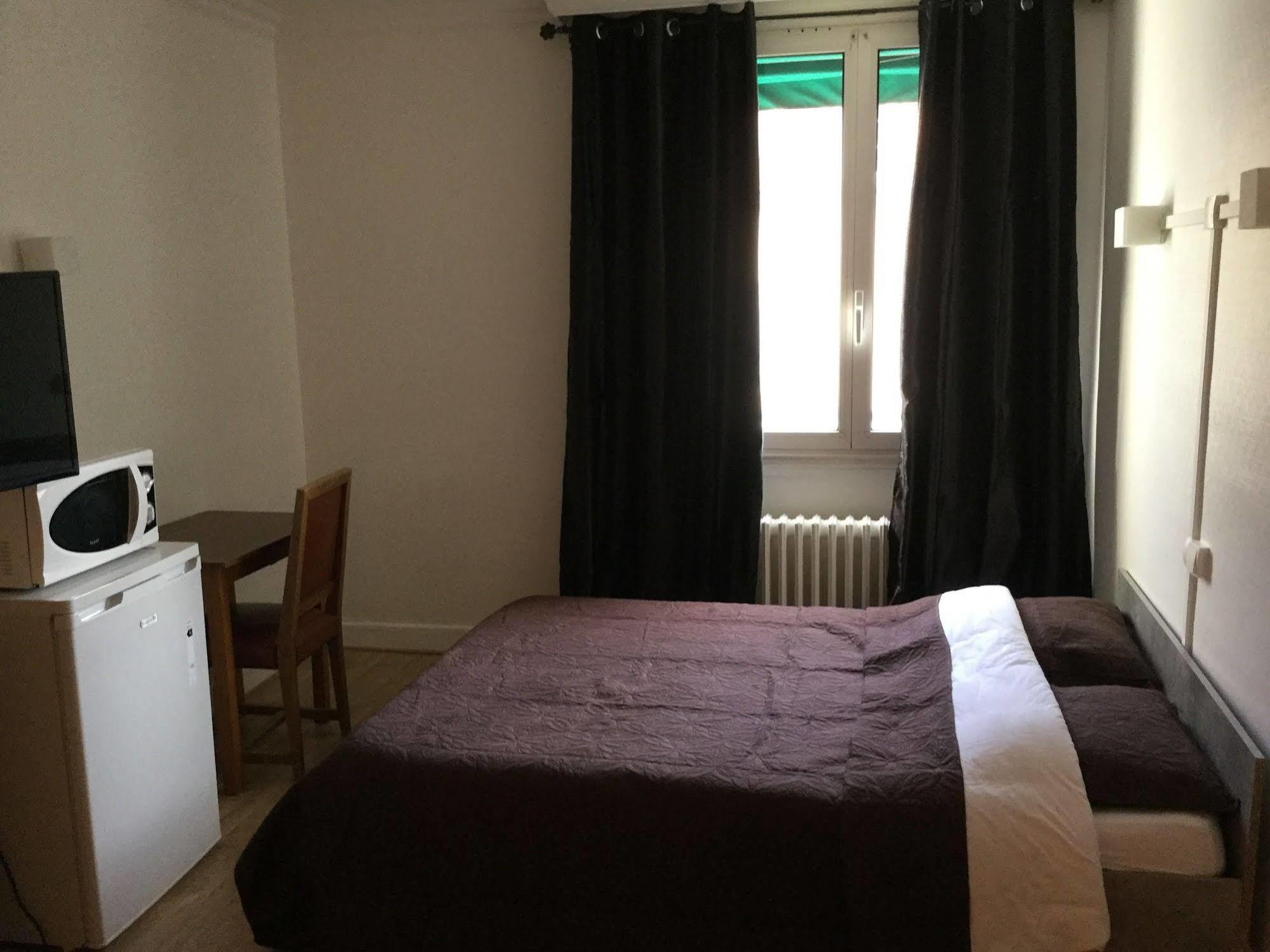 Hotel St Charles Rambouillet Εξωτερικό φωτογραφία